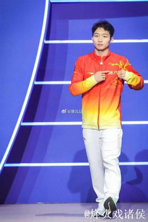 十五运会:王宗源勇夺男子1米板金牌,郑九源摘铜 十五运会:王宗源勇夺男子1米板金牌,郑九源摘铜